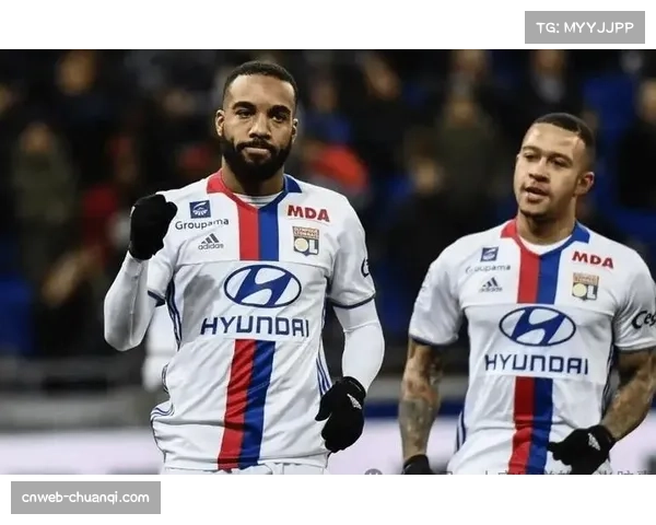 里昂4-2大胜梅斯，拉卡泽特上演帽子戏法